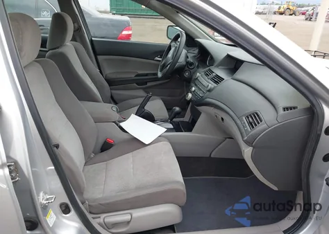 2010 Honda Accord 2.4 Lx z USA, uszkodzony, nr VIN 1HGCP2F35AA002734